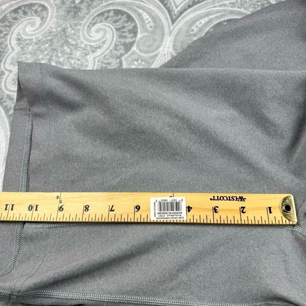 Mens Lululemon Short - Picture 5 of 5